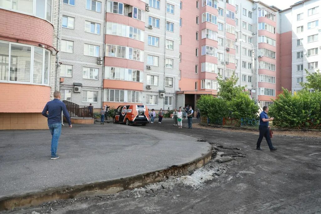 Ярославль дворы. Во дворе. Двор дома. Благоустройство дворов в Свердловском районе.