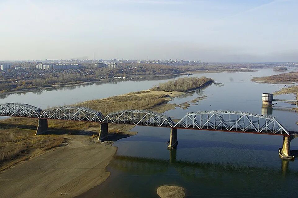 Погода в оби новосибирская. Река Обь камень на Оби. Левобережье Оби. Обь Новосибирск. Река Обь в Алтайском крае.