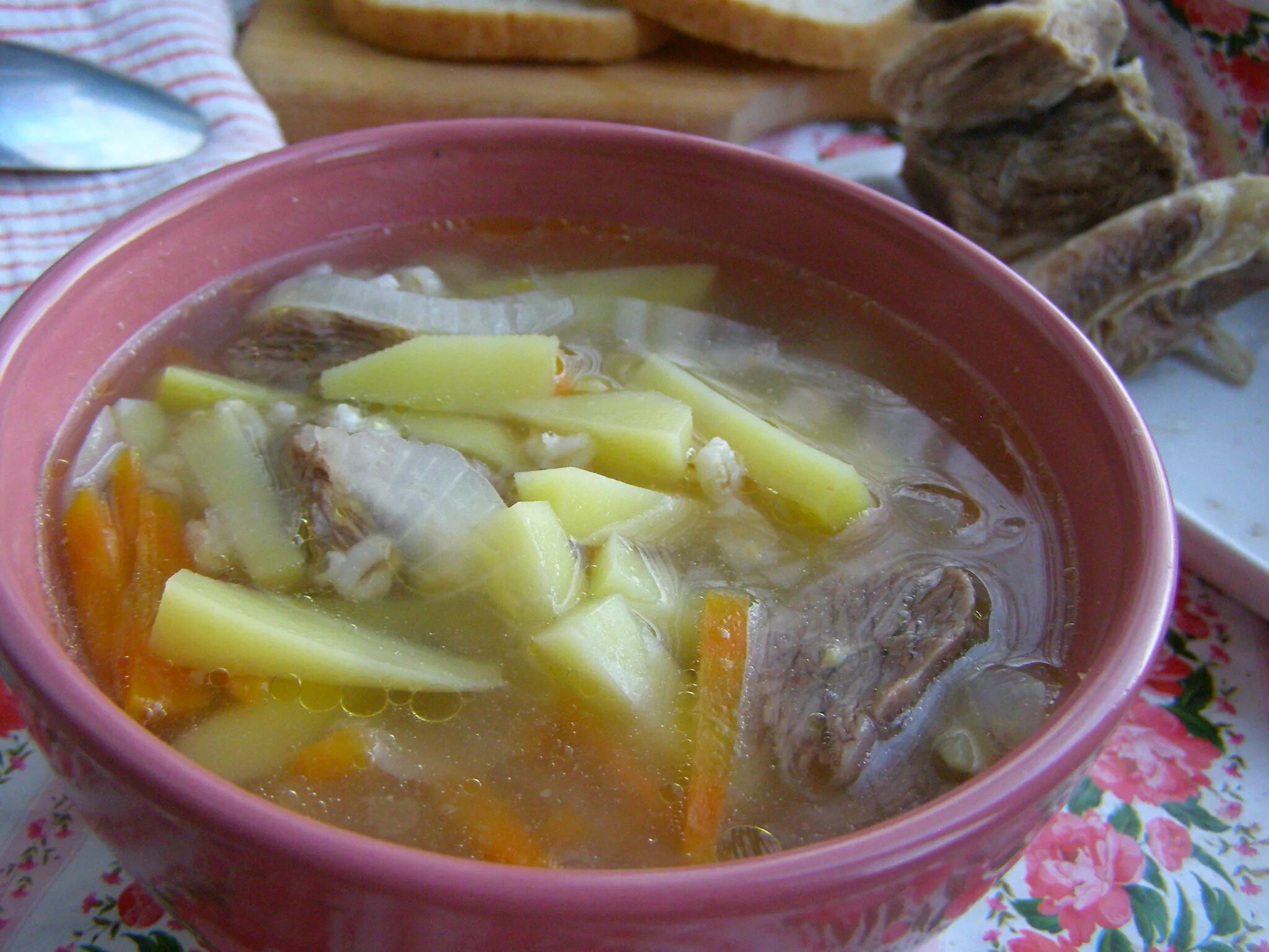 суп овощной с говядиной. минестроне по лигурийски. суп из говядины с вермишелью. грибной минестроне. суп на говяжьем бульоне.