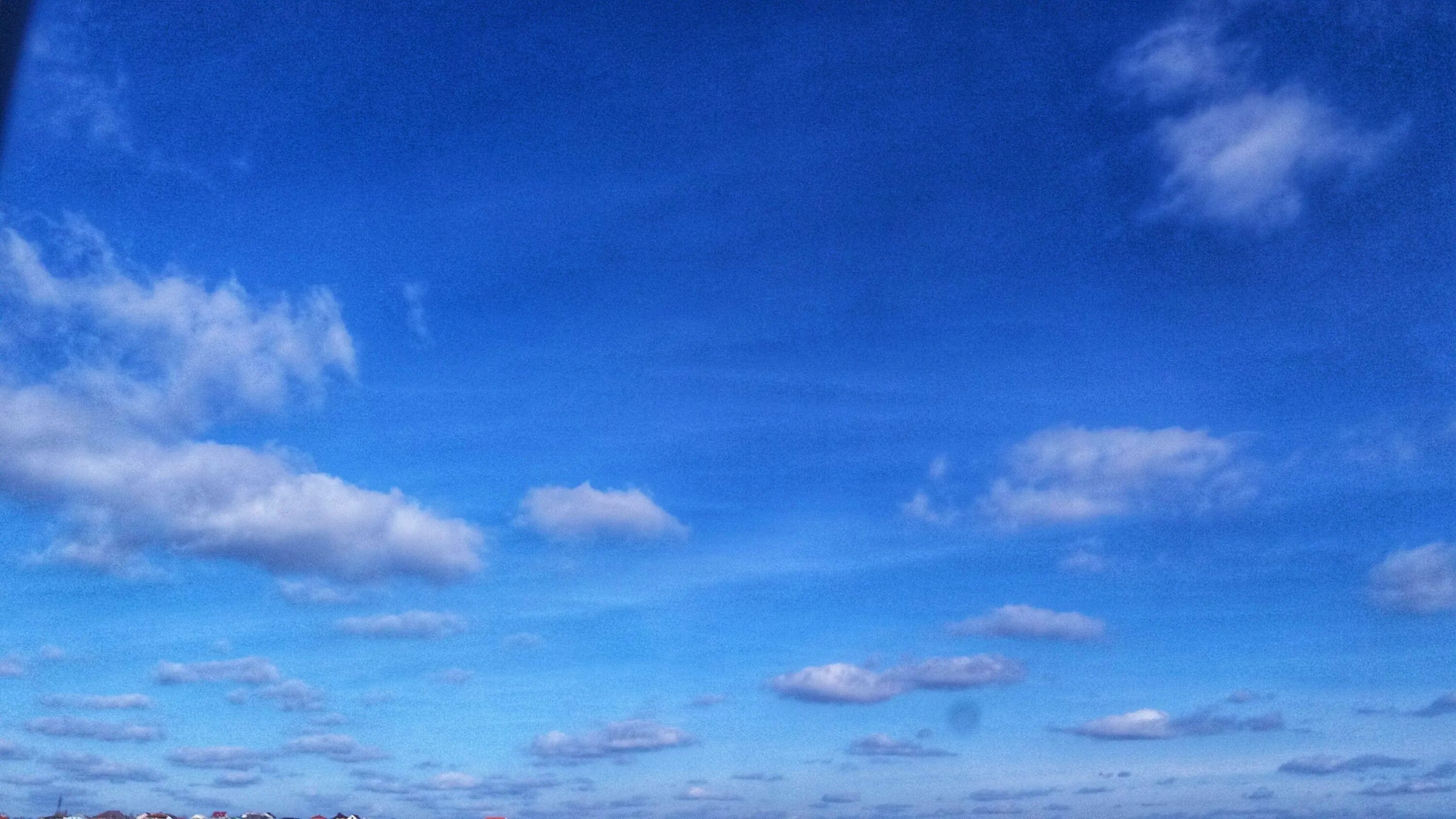 Безоблачное небо. Голубое безоблачное небо. Голубое небо с облаками. Красивое голубое небо.