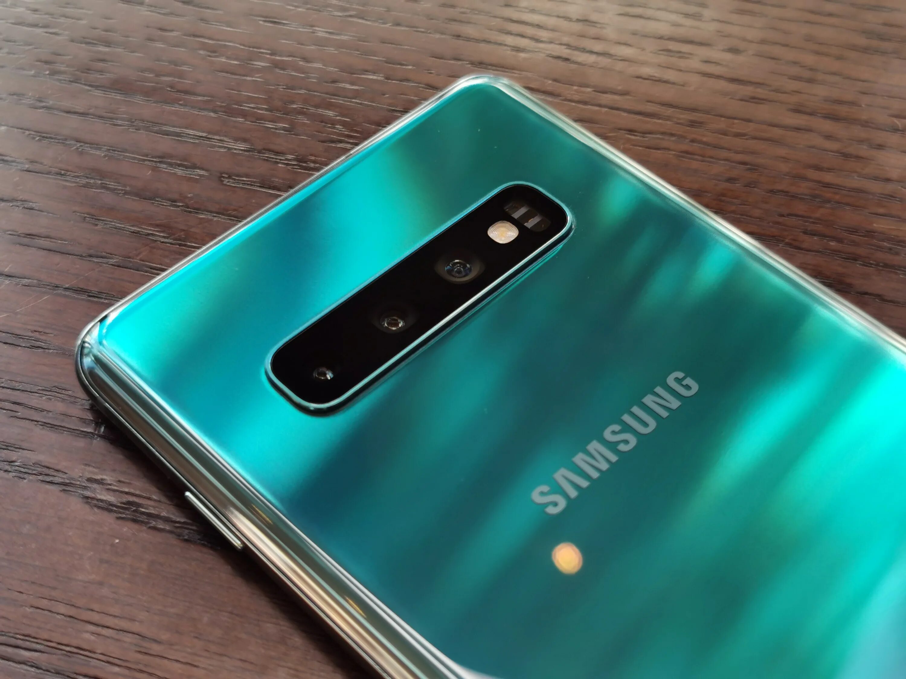 Samsung Galaxy s10 Green. Samsung Galaxy s10 Plus. Samsung Galaxy s10 зеленый. Samsung Galaxy s10 Plus Green. Samsung s10 год