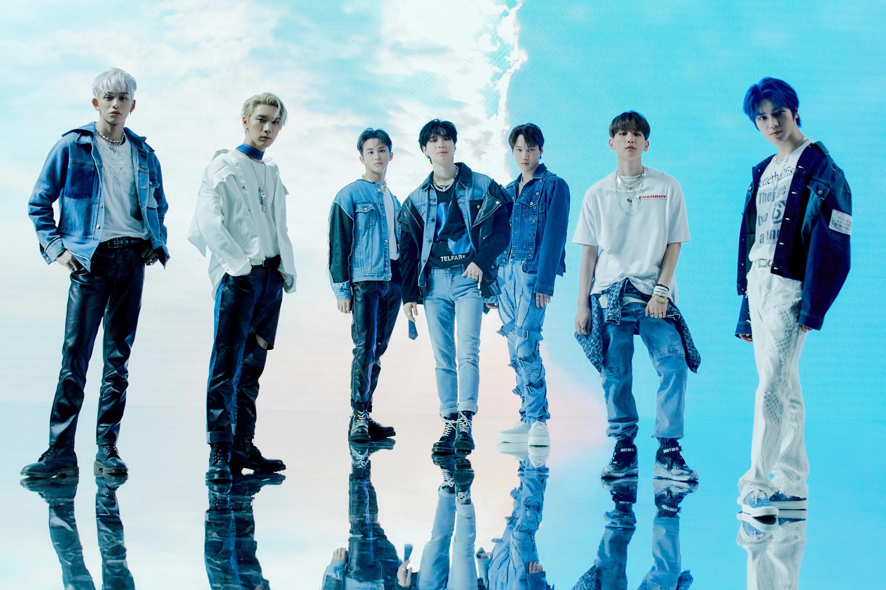 Superm monster infinity. Monster infinity. Disney infinity корпорация монстров. Monster infinity. Superm корейская группа.