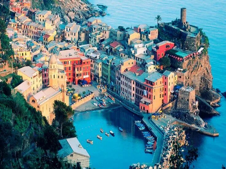 Сутри италия город. Naples, campania, италия. Итальянские города 4 буквы. Чинкве-терре италия вернацца. Позитано амальфи салерно живопись.