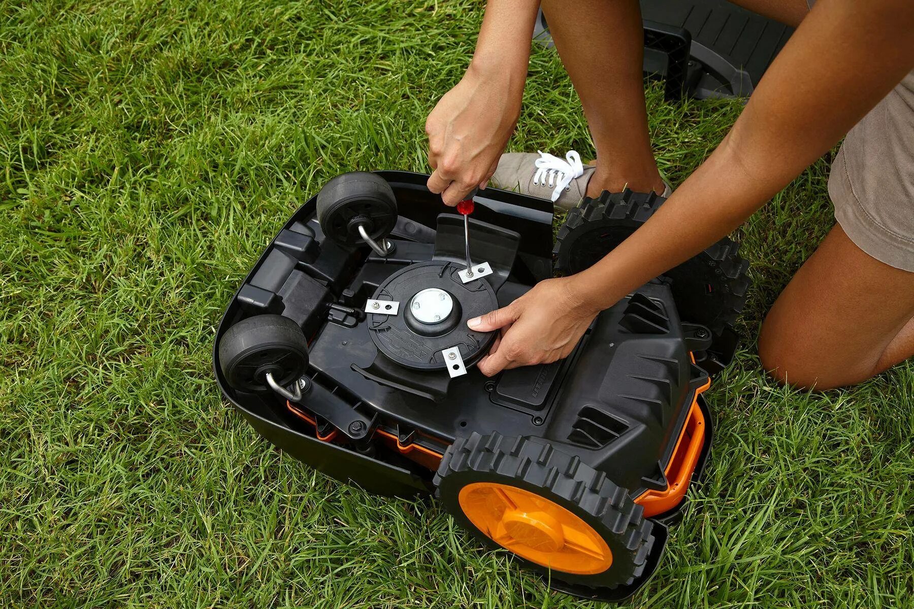Robotic mower a1. Робот газонокосилка worx. worx landroid. газонокосилка as-motor disc mower as 560 km. газонокосилка worx двигатель для.