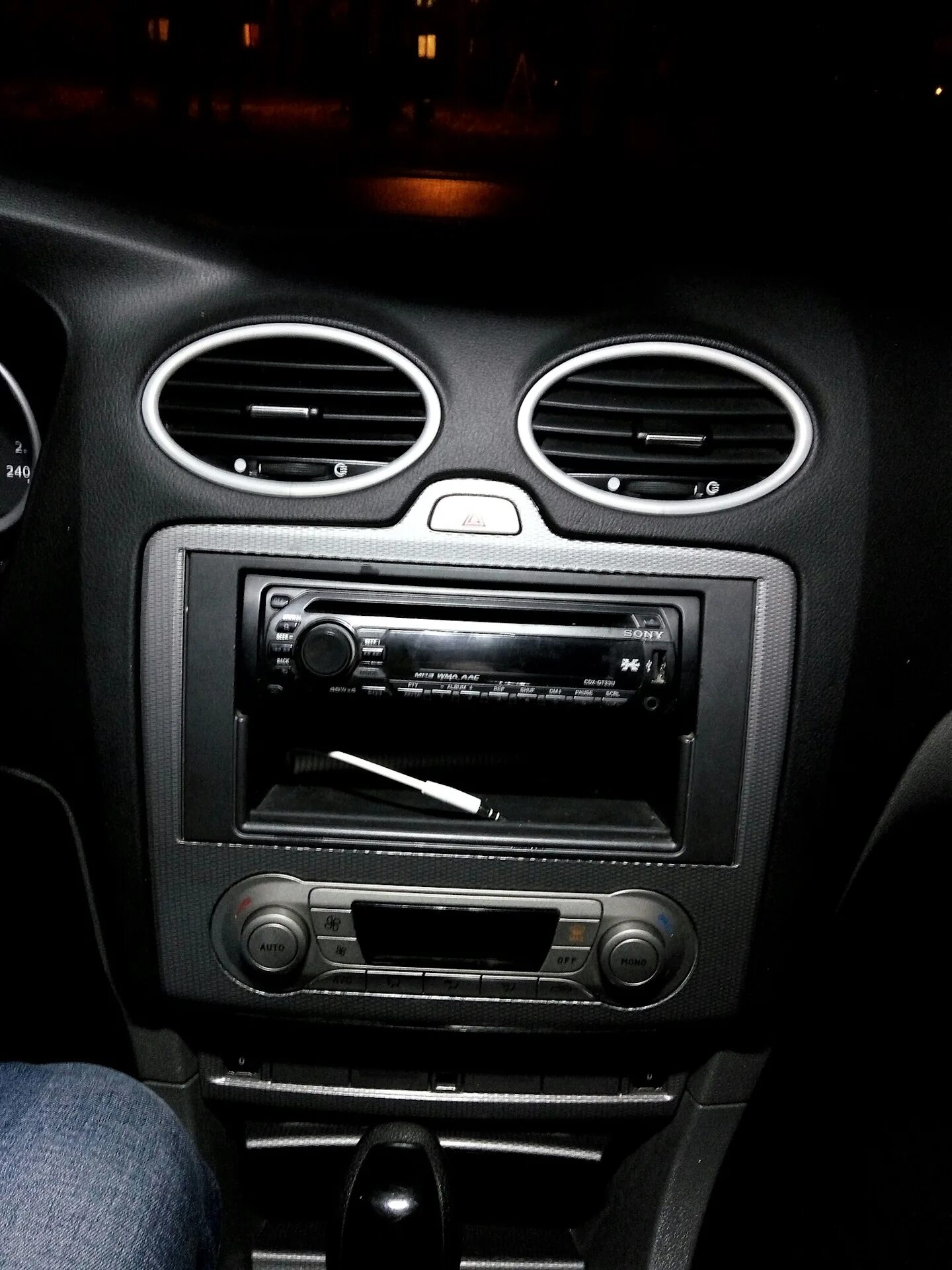 Рамка магнитолы форд фокус 2 рестайлинг под дерево. Рамка форд фокус 2 под 2din магнитолу. Рамка магнитолы форд фокус 2 рестайлинг. Фокус 2 титаниум рамка магнитолы. Рамка под магнитолу фокус 2.