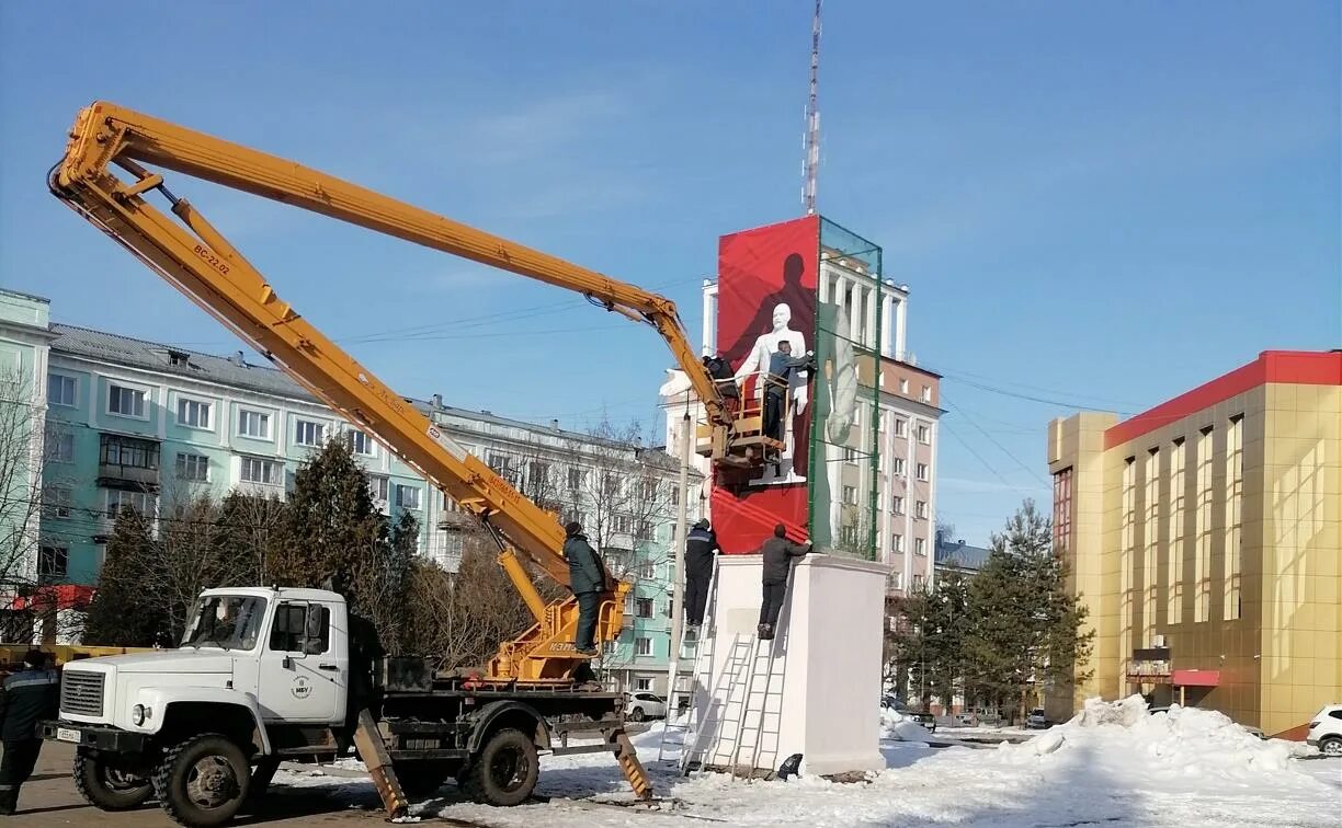 Тула реставрация. Памятник Ленину в Новомосковске Тульской области. Реставрация памятников архитектуры. Ленин в Новомосковске. Восстановили памятник Ленину.