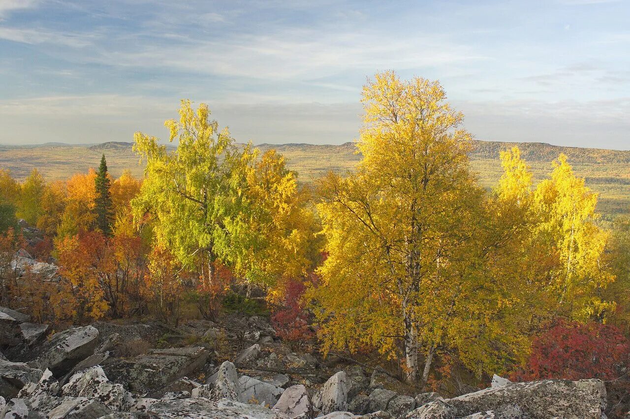 Золотая осень башкортостан река ай. Таганай урал осень. Урал осенью. Октябрь природа башкирии. Урал осенью.