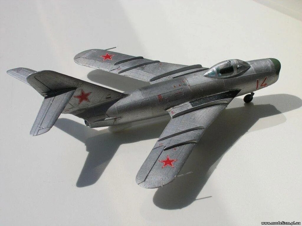 Mig-17 1/72. Миг-17 звезда 1/72. Миг 17 модель. Миг 17 модель звезда.