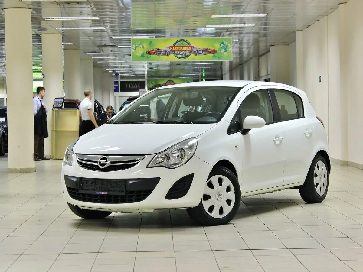 Купить опель корса в спб. Опель Корса д 2012. Opel Corsa d Рестайлинг. Opel Corsa d Restyling 2. Опель Корса д Рестайлинг 2.