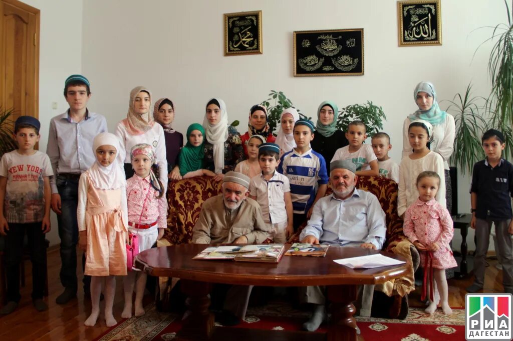 Погода чиркее буйнакском. Чиркей буйнакский район. село чиркей буйнакского района. буйнакский район село чиркей в дагестане. медресе в чиркее.