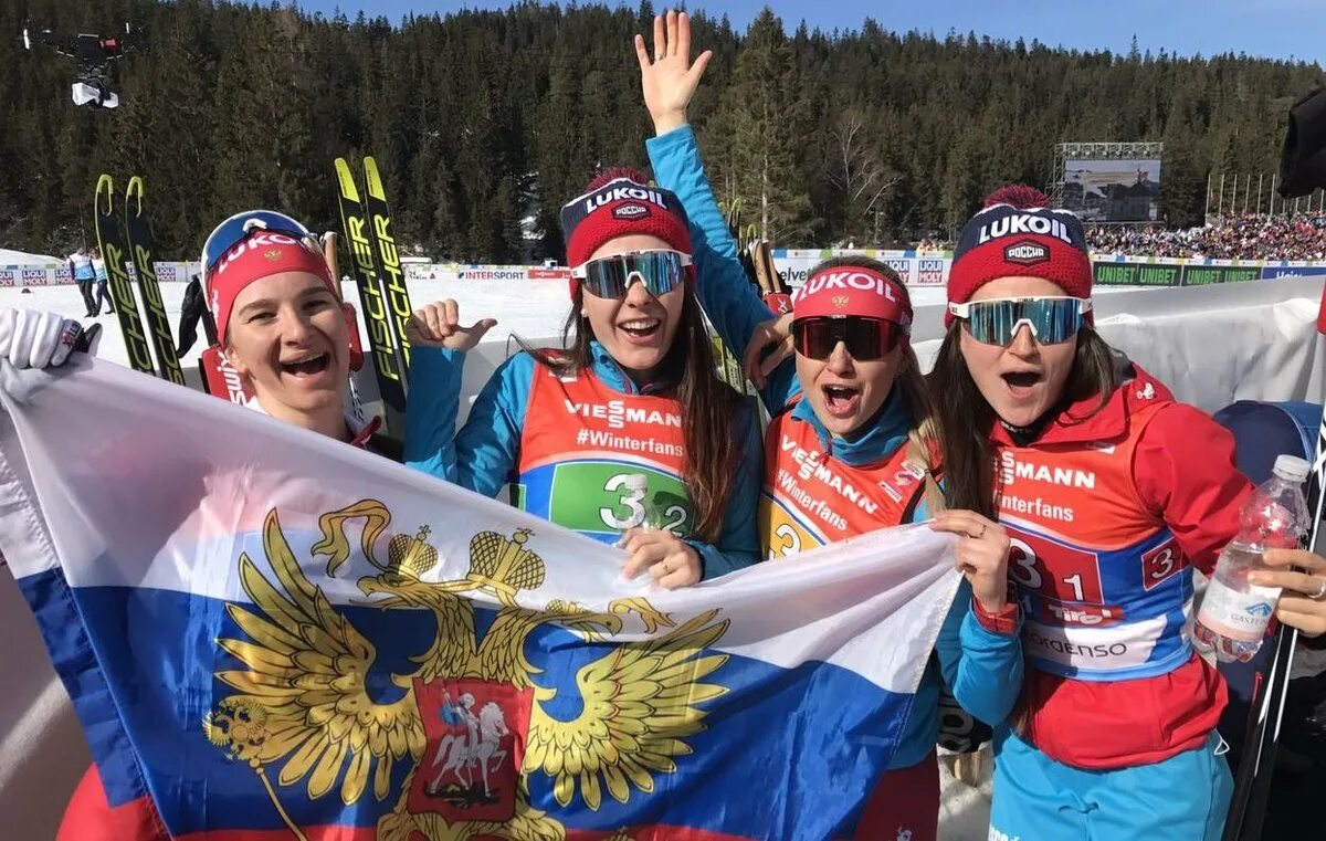 Чемпионат россии по лыжным гонкам женщины сегодня. Непряева Белорукова Седова Нечаевская.