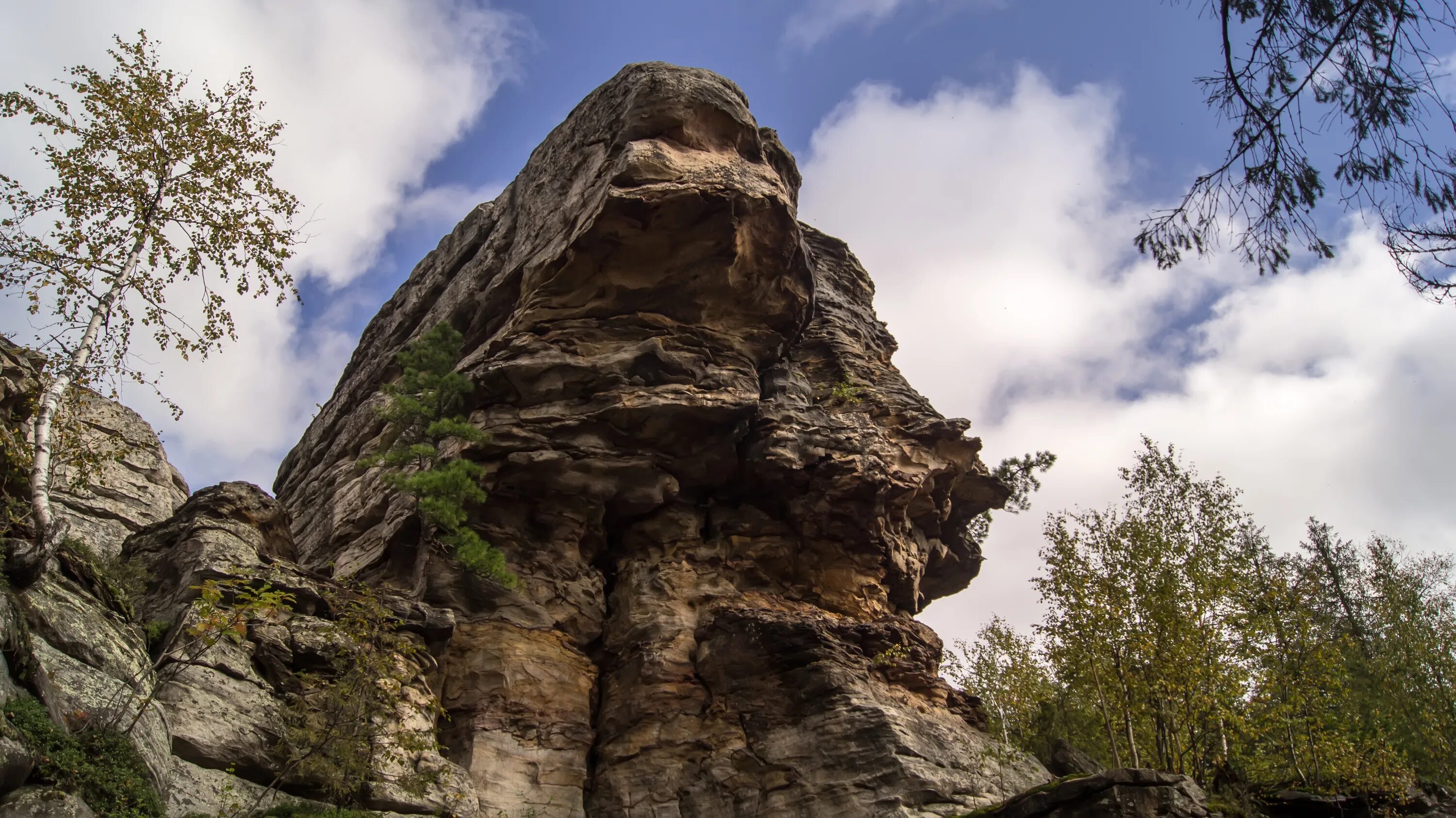 Каменный город пермский край. Пернатый страж каменный город пермь. Чёртово городище пермский. Каменный город пермский край шумихинские скалы зимой. Каменный город в цифрах.
