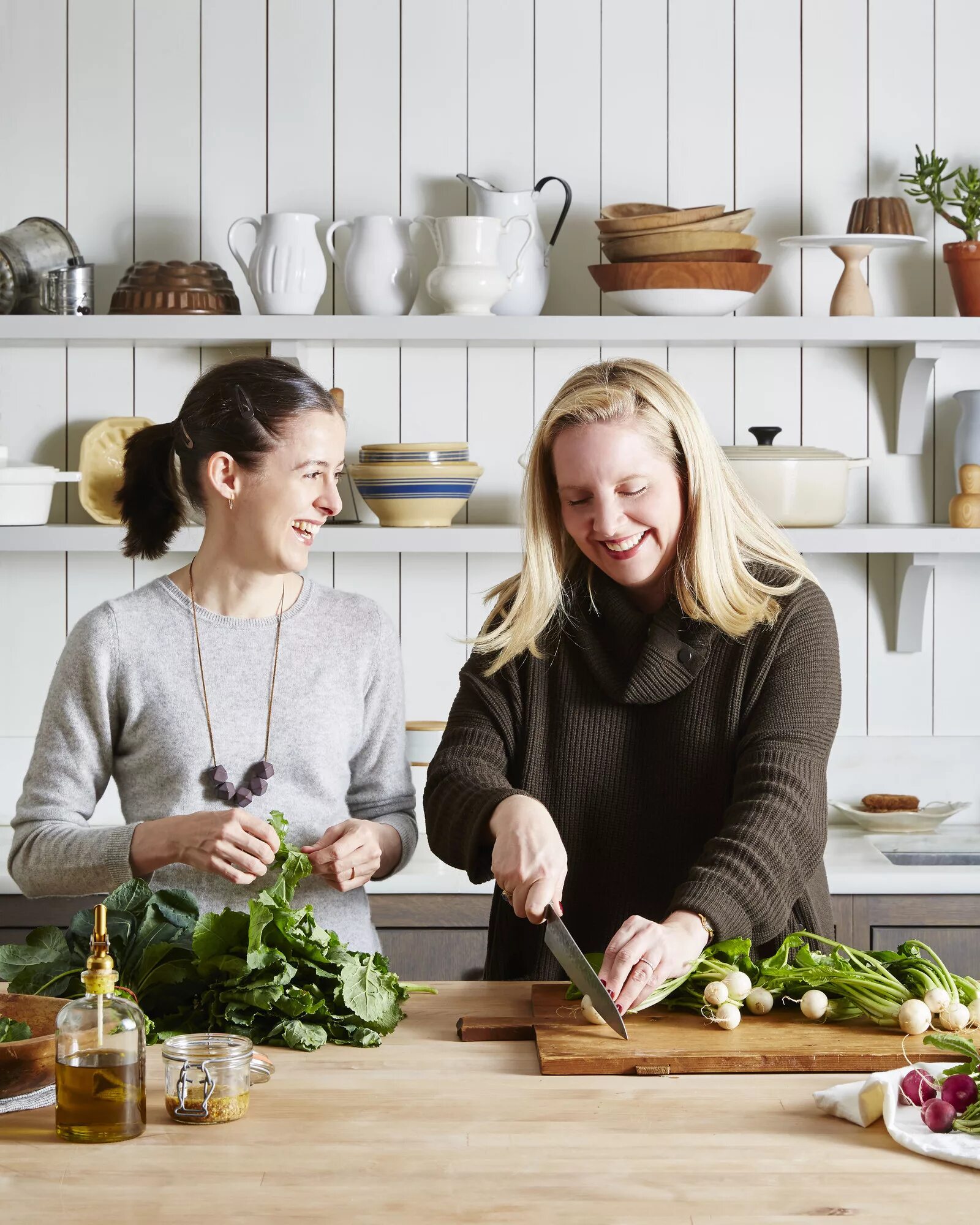 You me to cook the dinner. Cooking class девушка. Ланч-баба. Cooking lunch. Cooking Smart Company.