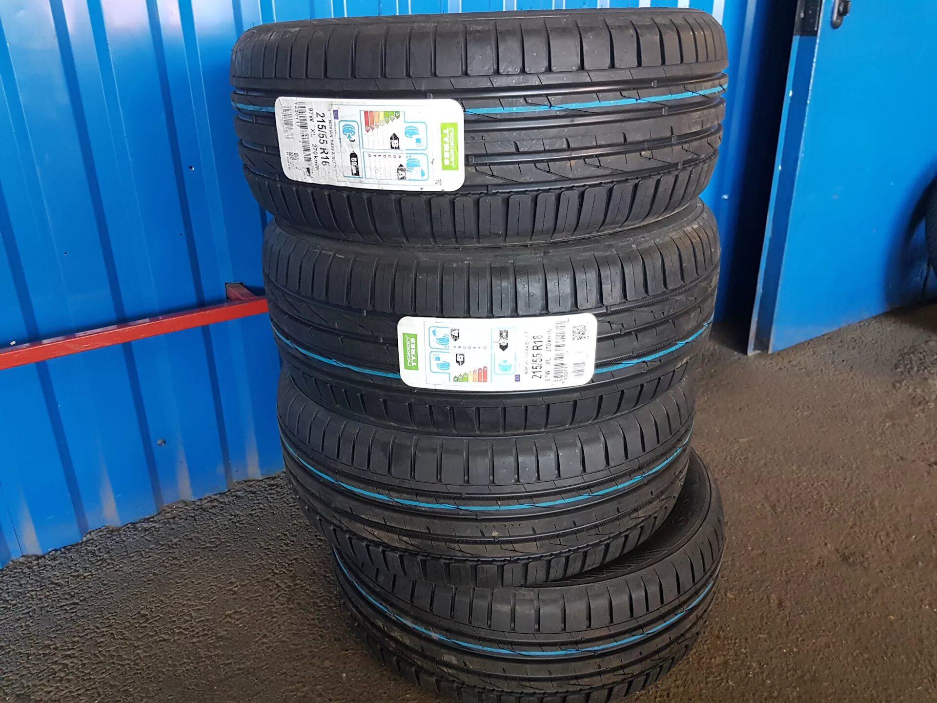 Nokian Hakka Blue 2 215/55 r16. Nokian Hakka Blue 3. Нокиан Хакка Блю 2 205/55/16. Nokian Tyres Hakka Blue 2 225/45 r17. Nokian hakka 205 55 r16 купить