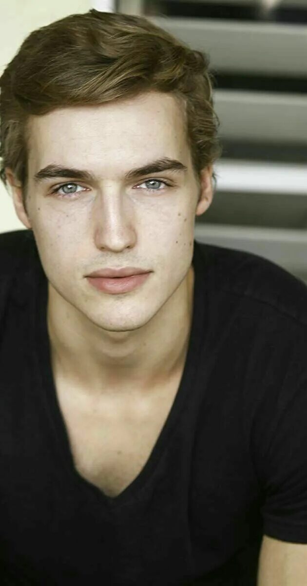 Trevor stines. Тревор стайнс. Джейсон блоссом ривердейл. Джейсон блоссом ривердейл. Ривердейл джейсон.