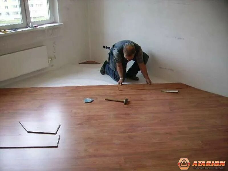 Постелить ламинат квадратный метр. Фанера под ламинат. Постелить ламинат квадратный метр. Постелить ламинат квадратный метр. Стоимость работы по укладке ламината за квадратный метр.