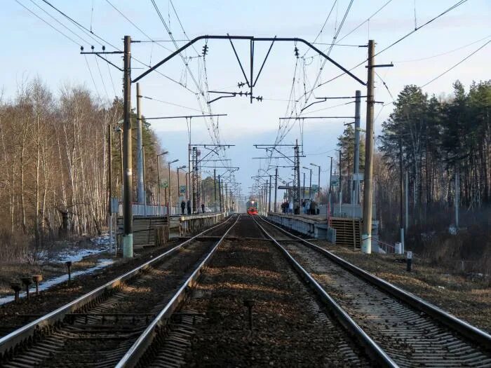 Станция загорново. Загорново бронницы электричка. Загорново бронницы электричка. Платформа загорново раменский район. Загорново бронницы электричка.