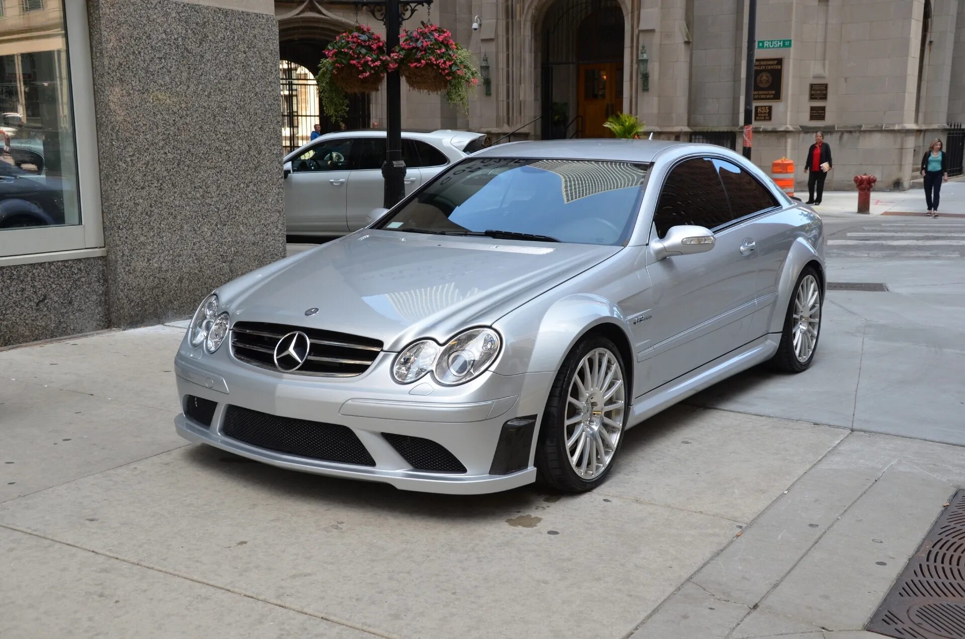 Купить мерседес clk. Mercedes-Benz CLK 63. Mercedes Benz CLK 63 AMG. Мерседес ЦЛК 63 АМГ. Mercedes-Benz w209 CLK 63 AMG.