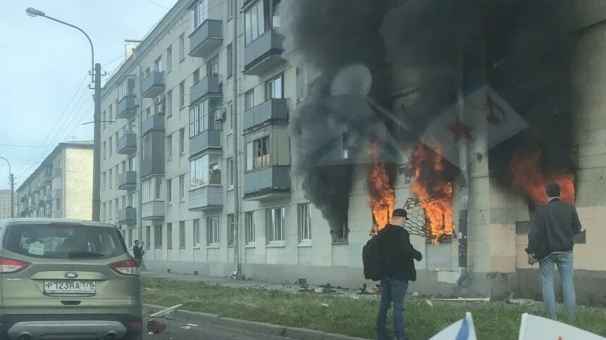 Взрыв в Петербурге сегодня на Краснопутиловской. В Питере взорвалась машина. Двинская СПБ взорвали дом. Взрыв в Петербурге видео с регистратора.