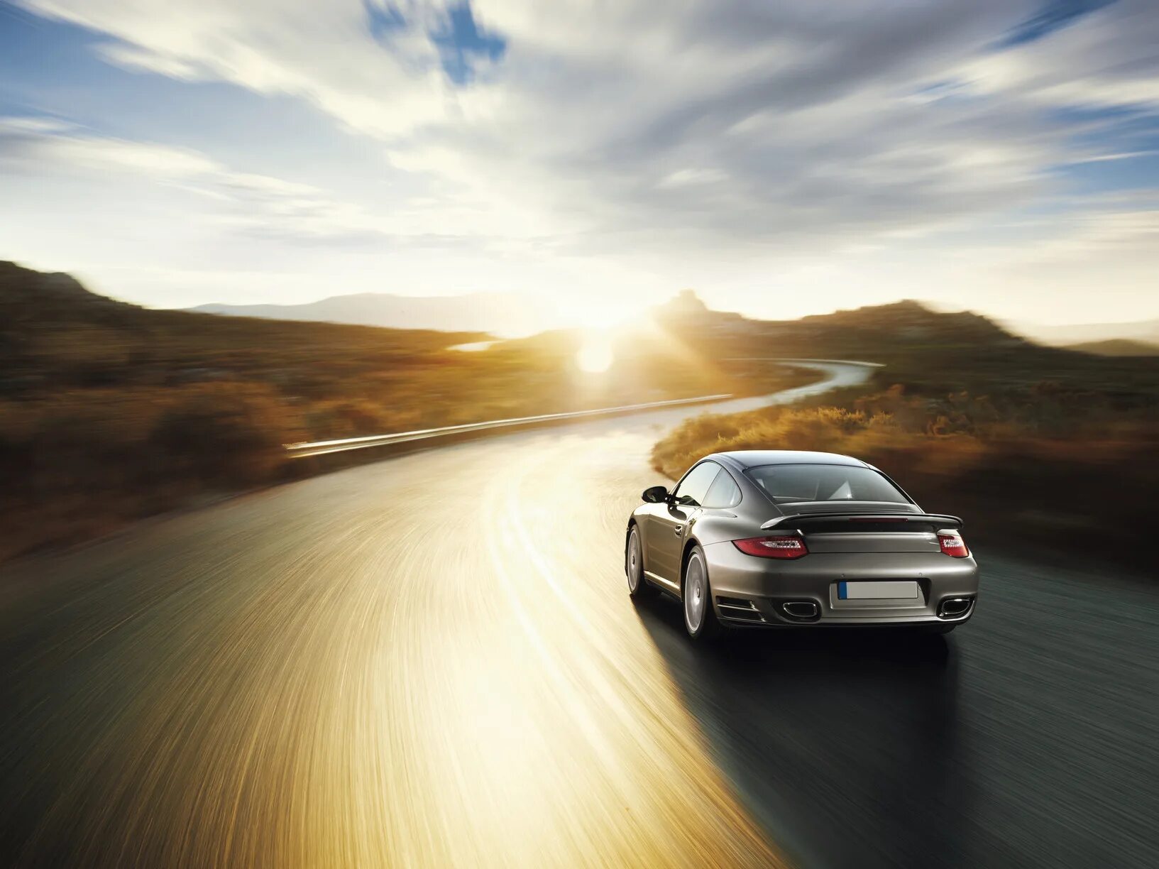 машина на дороге. Jaguar xe обои. машина под солнцем. соприкосновение автомобилей. выкуплю авто.