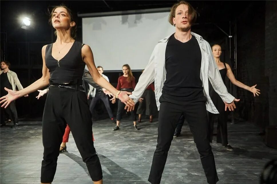 сибирский камерный театр 13 трамвай. спектакли в новосибирске. 13 трамвай театр новосибирск афиша. 13 трамвай театр сцена. театр трамвай новосибирск.