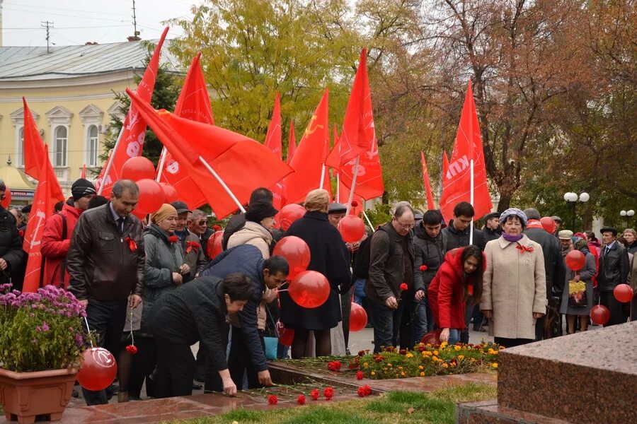 Дни памяти отмечаемые в Астрахани. Погода Великий октябрь. Что ДАП Великий октябрь России.