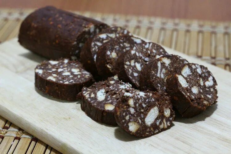 Шоколадная колбаса из печенья - пошаговый рецепт с фото на Повар.ру