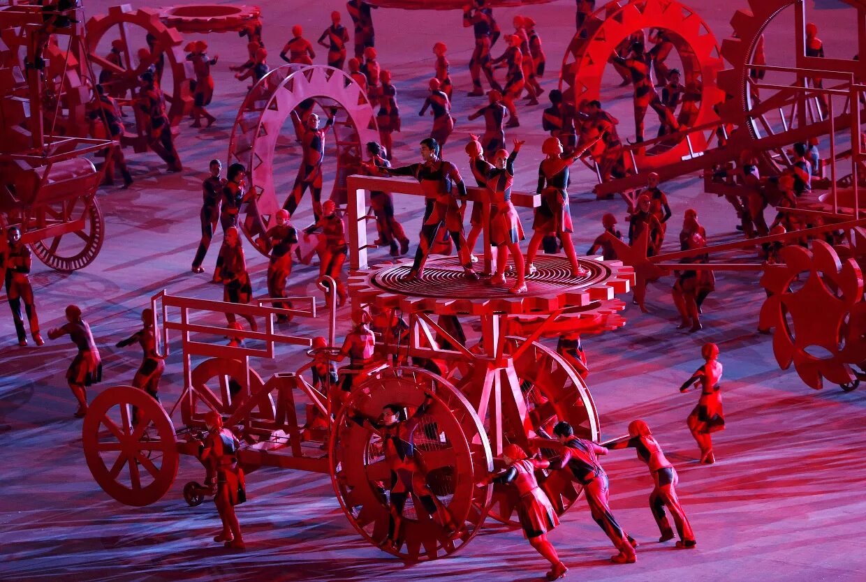 Олимпийские игры в сочи 2014. Церемония открытия олимпийских игр в сочи. Церемония открытия олимпийских игр в сочи 2014. Церемония открытия олимпийских игр 2014. Ирина роднина олимпийский огонь.