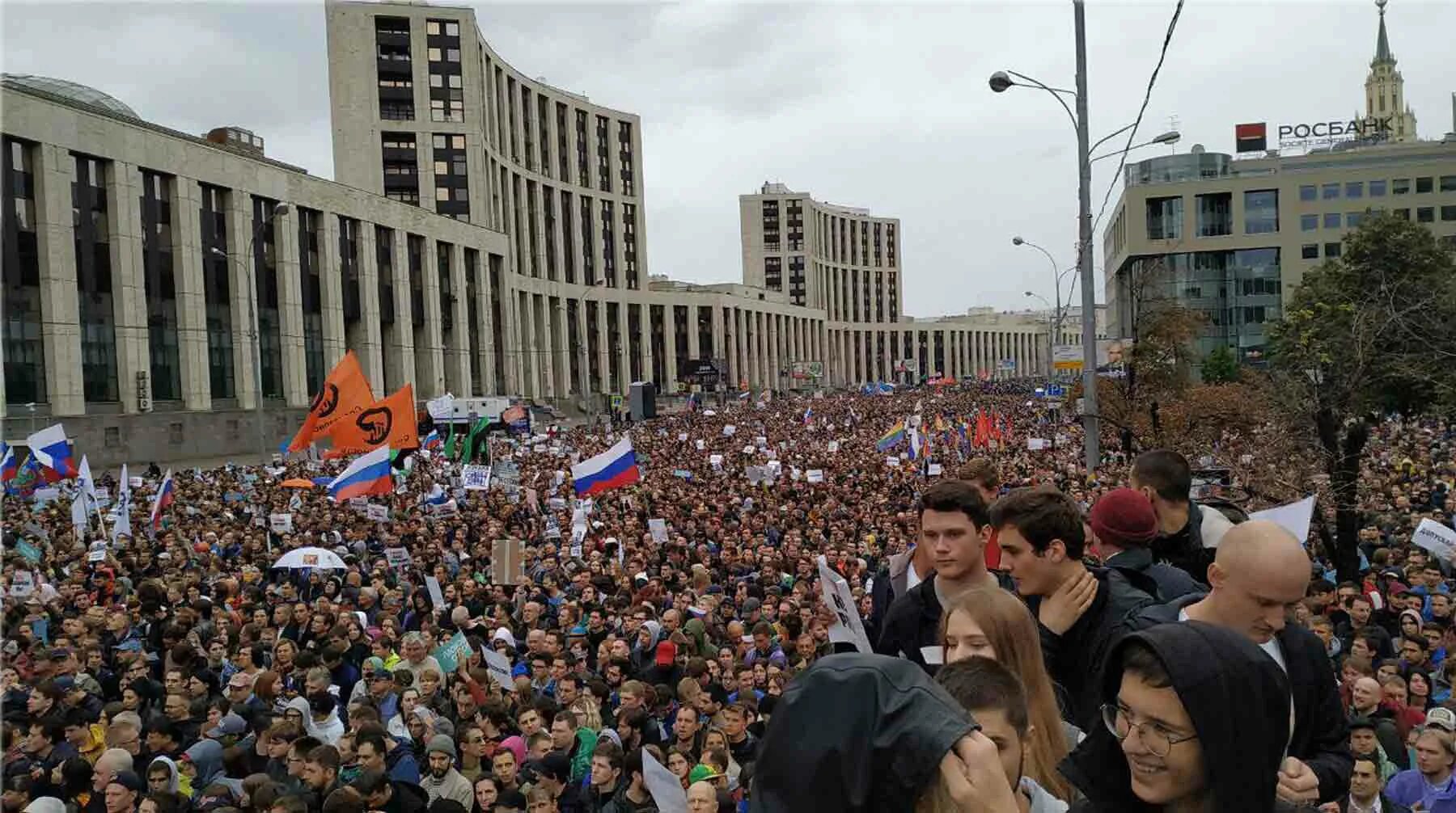 Митинг проспект. Митинг на проспекте Сахарова. Митинг на проспекте Сахарова 2019. Проспект Сахарова митинг 10 августа 2019. Митинг на проспекте Сахарова 2011.