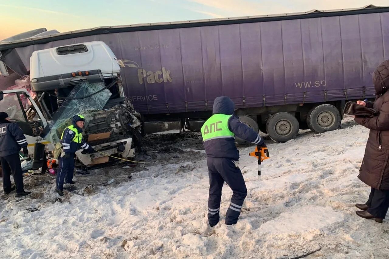 После 8 декабря. Авария на трассе Екатеринбург Тюмень. ДТП на трассе Тюмень Екатеринбург.