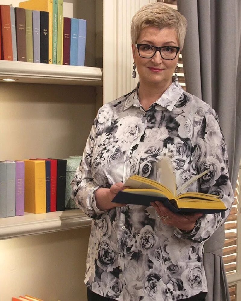 сколько лет татьяне устиновой писательнице. татьяна устинова. татьяна устинова 2021. +79681010110 устинова татьяна. писательница татьяна устинова.