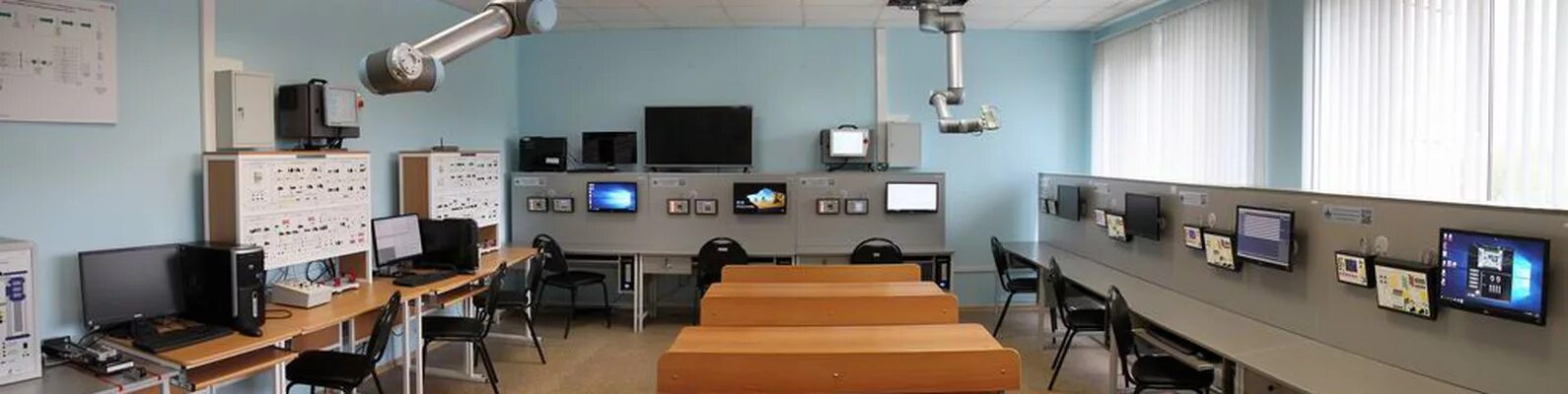 Техника для учебного процесса. Лабораторный стенд Учтех профи. Оборудование учебной аудитории. Оборудование для учебных классов. Оборудование в университете.