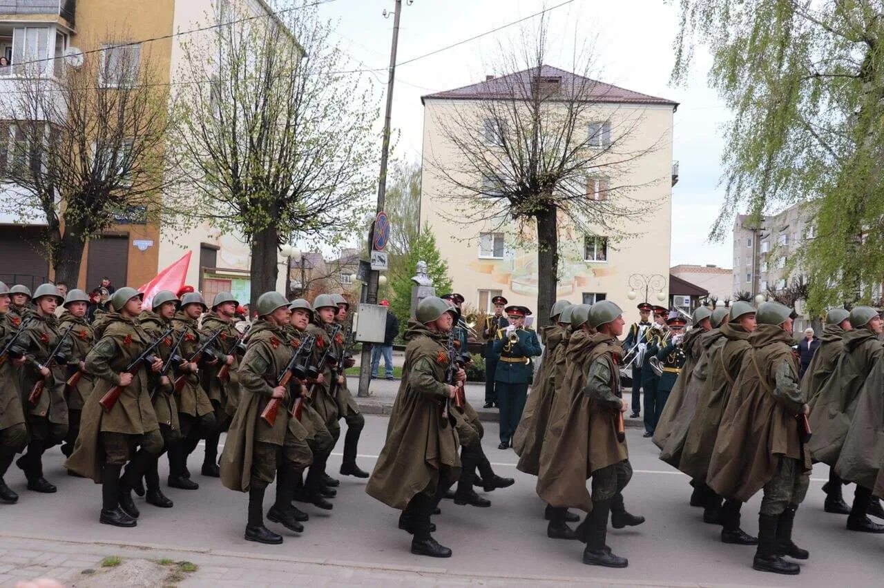 Время в гусеве. Калининград Гусев парад Победы 2020. Парад в Гусеве Калининградской области 2021. Парад Победы Гусев 2021. Парад Калининград 2022.