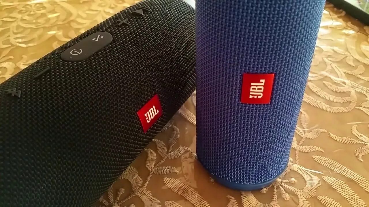 JBL Charge. Обзор портативной беспроводной колонки. - YouTube