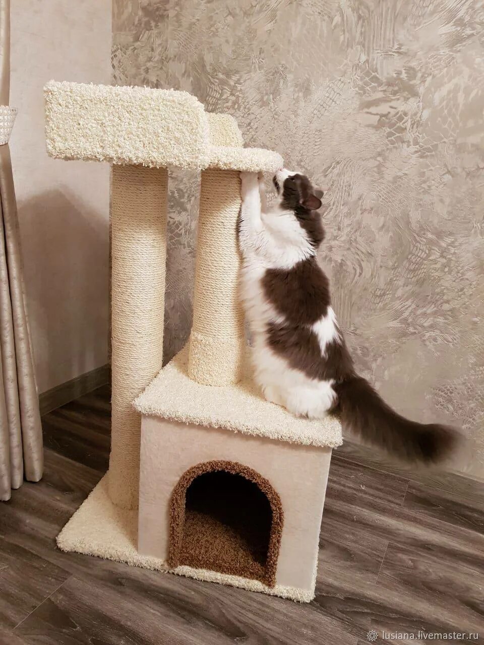 Покажи домики для котиков. Домик для игрушечных котят. Двухэтажный домик для кошек. Двухэтажный дом для кота. Огромный кошачий домик.