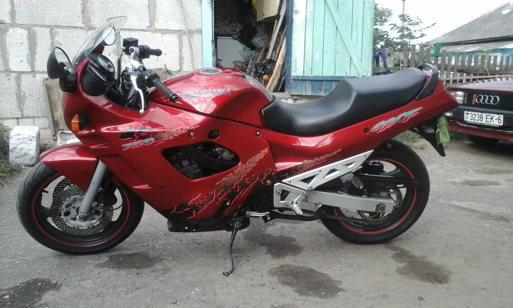 Suzuki gsr 400 кубов. Мотоцикл сузуки 400 кубов. Мотоцикл сузуки 400 кубов. Suzuki bandit 250. Suzuki rf400 1999.