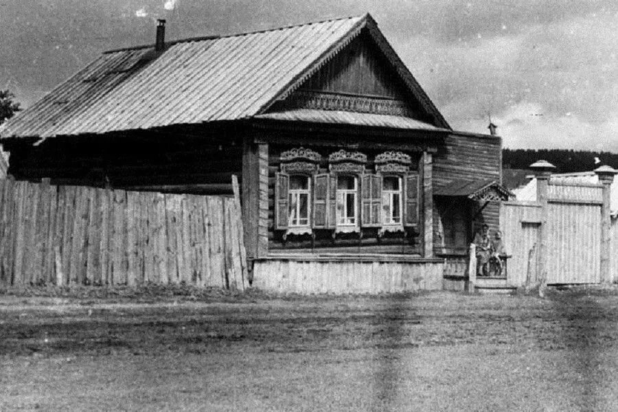Дом стариковых. Ставрополь на волге здания. ставрополь на волге изба. дом стариковых фото.