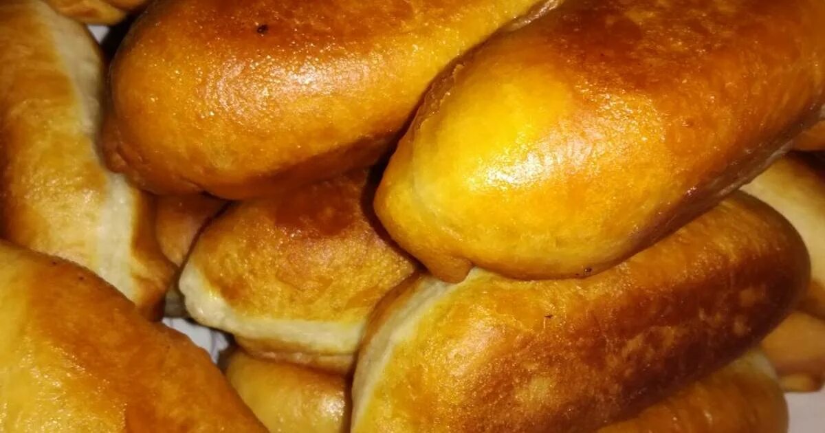Дрожжевое тесто. Рецепт теста для пирожков. Пышные жареные пирожки. Дрожжевое тесто на пирожки жареные. Пирожки мягкие воздушные.