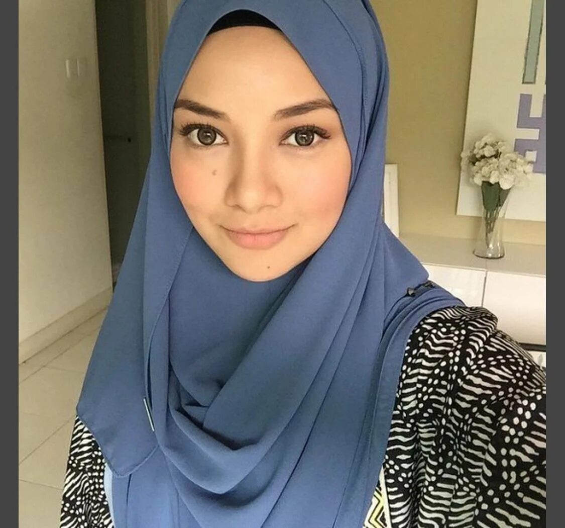 Хиджабе малайзия. Neelofa Малайзия. Neelofa Noor. Красивые девушки в хиджабе. Красивый хиджаб.