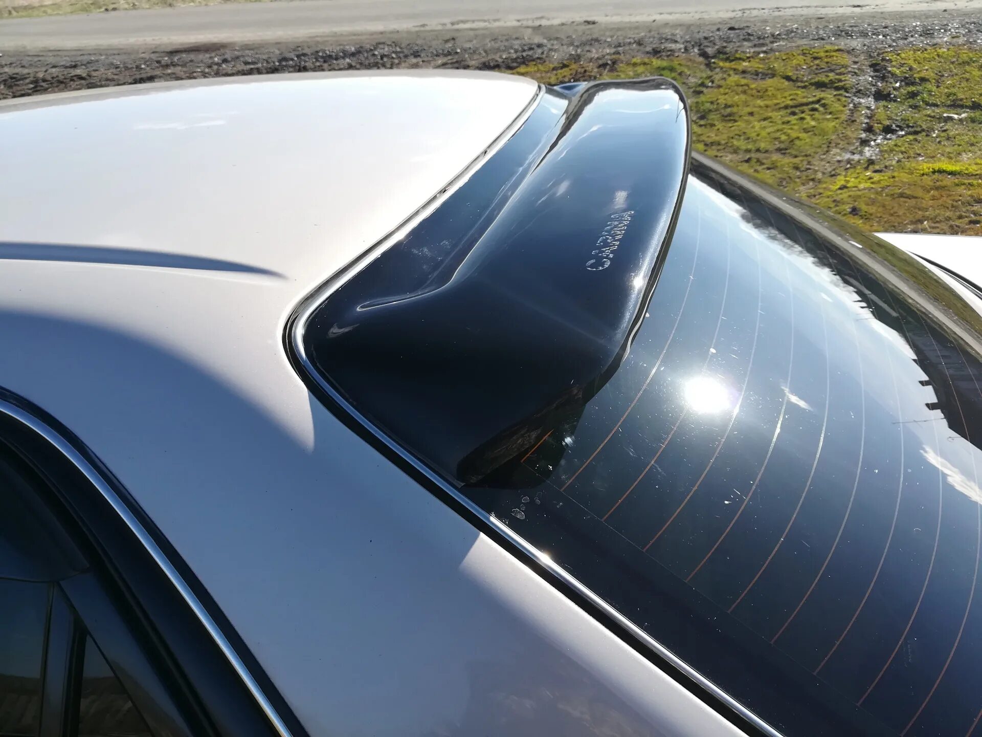 Спойлер на стекло camry 40. Козырек toyota. Козырёк заднего стекла toyota corona. Дефлектор на тойота королла заднего стекла. Козырек на задние стекло тойота.
