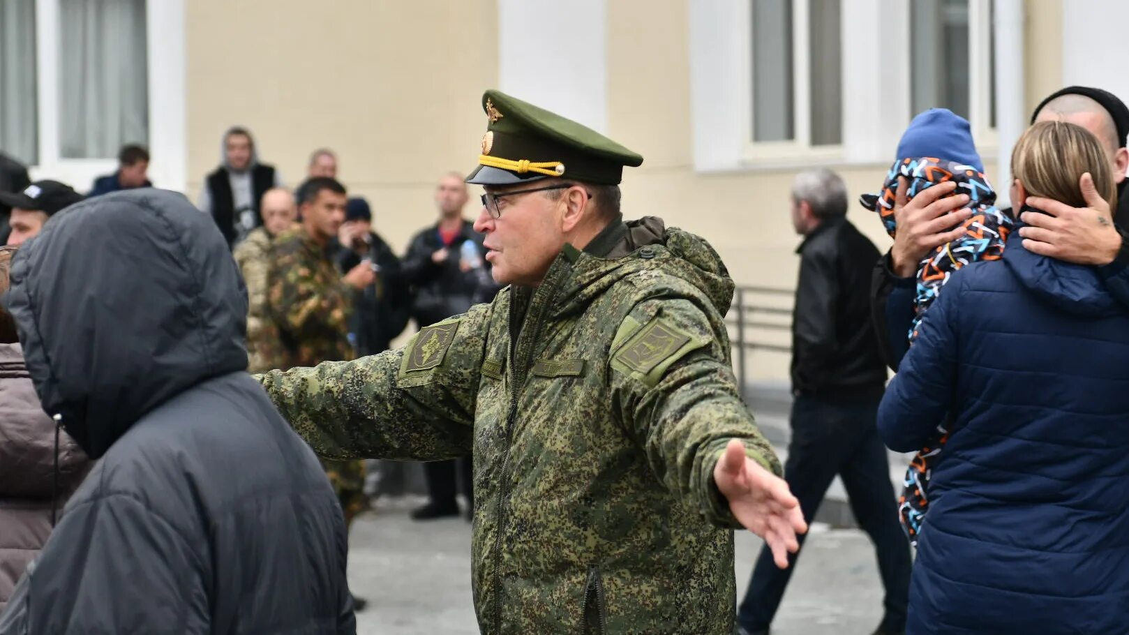 Мобилизованные возвращаются домой. Завершение мобилизации фото. Повестка мобилизованным. Путинская мобилизация. Новости мобилизованных отправят домой.