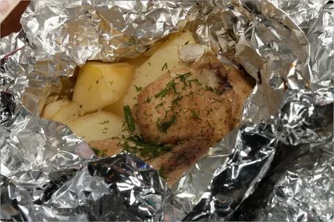 Куриные голени с картошкой в фольге