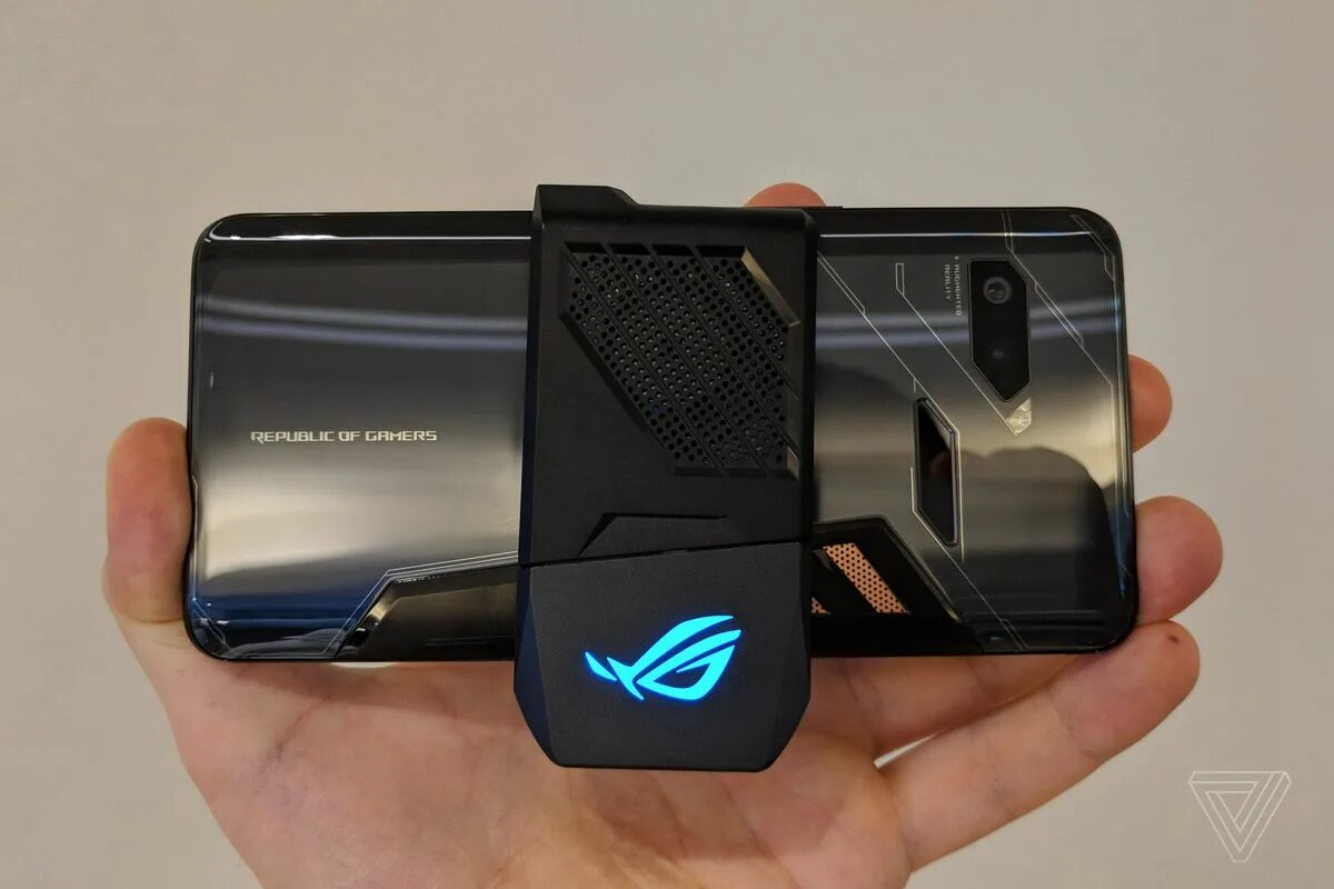 Asus rog phone телефон. Asus rog phone 1. asus rog phone 2018. asus rog phone охлаждение. asus rog phone 7.