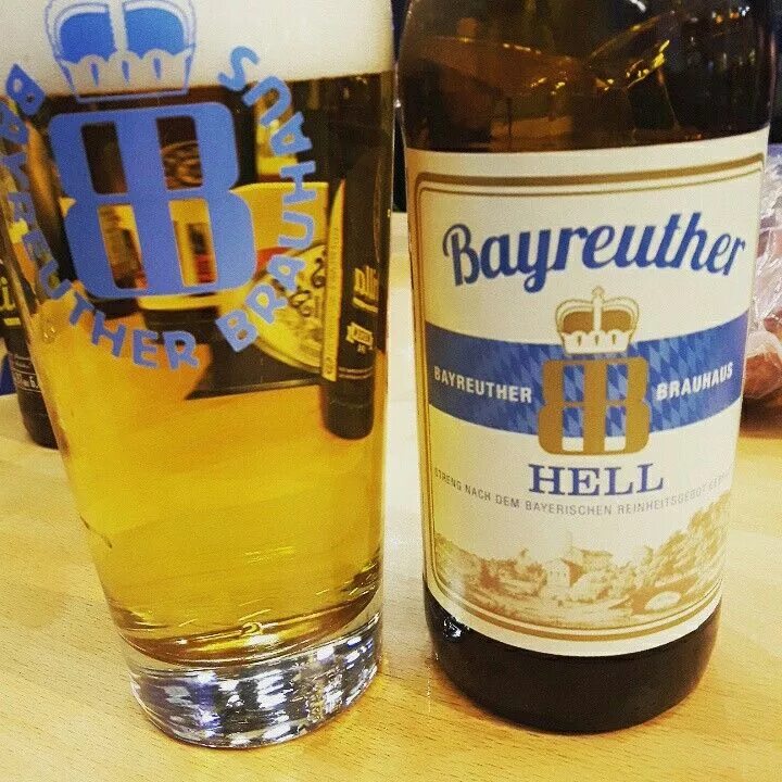 Hell пиво купить. Bayreuther Hell пиво. Bayreuther Brauhaus пиво. Немецкое пиво Байройтер Хель. Бенедиктинер Хель пиво.