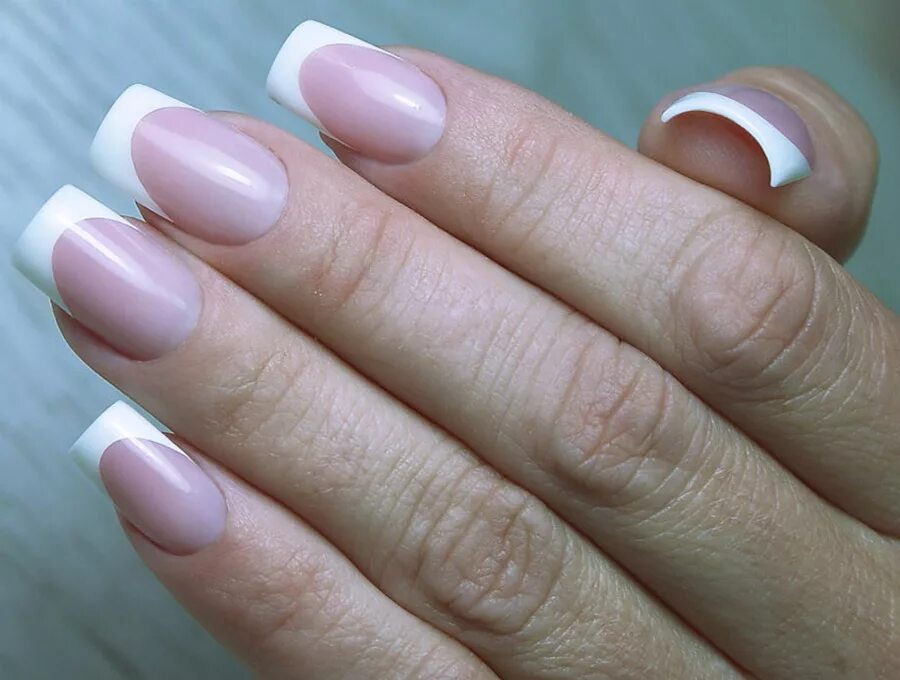 Арочный миндаль выкладной френч. Наращивания выкладной френч квадрат. Арка ногтя. Салонное моделирование ногтей. Форма ногтей пайп миндаль.