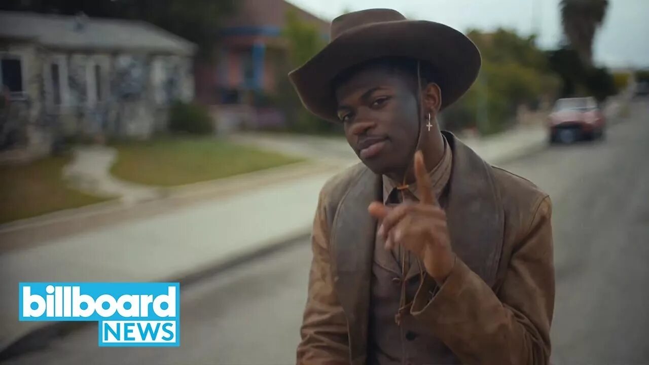Lil nas x billy ray cyrus. Lil nas billy ray cyrus old town road. Lil nas x old town road. Old town road lil nas. Lil nas x в old town road на аву.