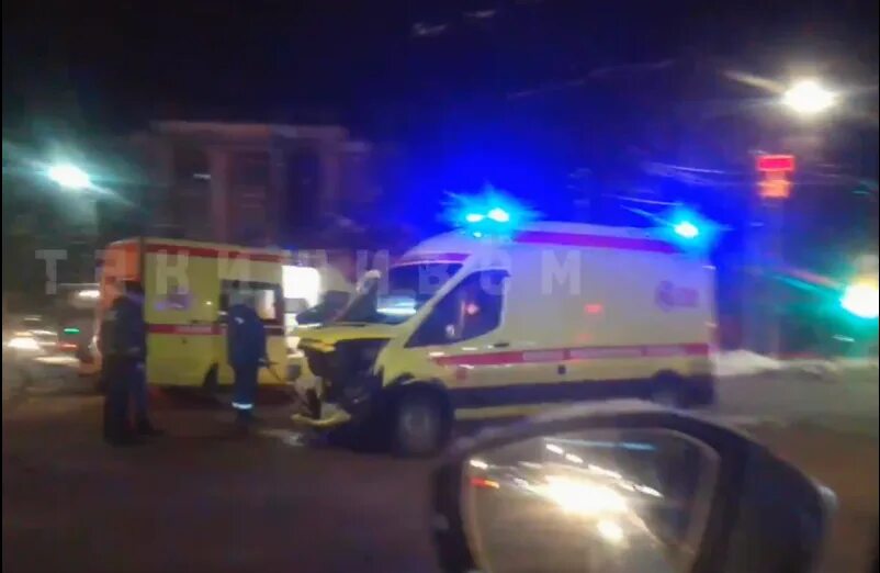 Дтп скорая тула. Дтп с участием скорой помощи тула. Водитель скорой помощи. Машина скорой. Авто скорой помощи.