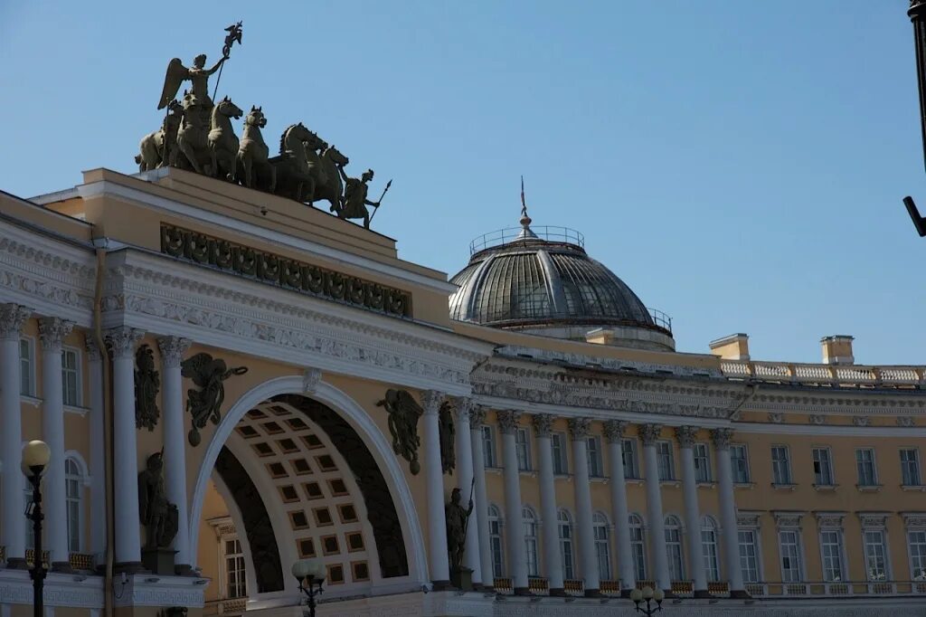 Эрмитаж здание главного штаба. Здание главного штаба дворцовая площадь. Генеральный штаб эрмитаж. Здание главного штаба дворцовая площадь. Музей главного штаба санкт-петербурге.