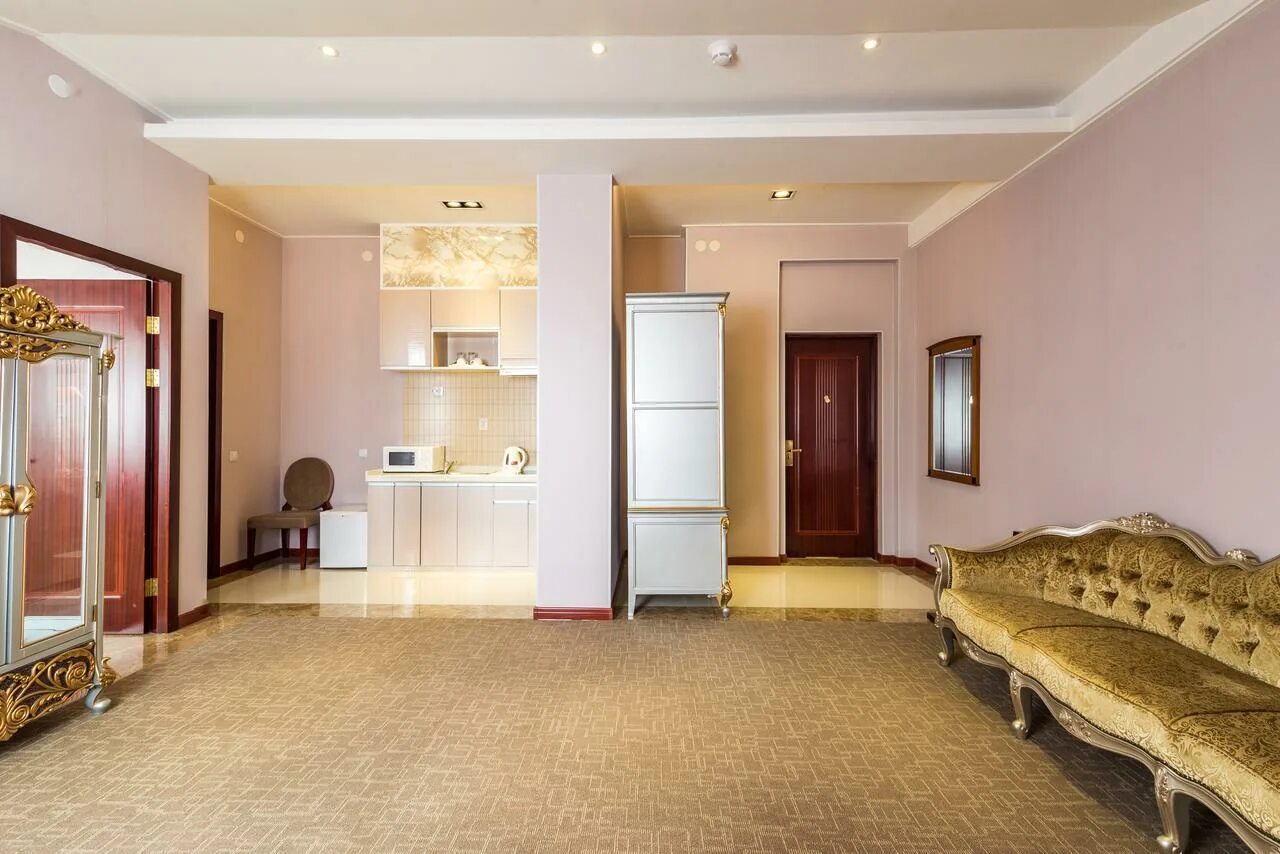 Отель ленина южно-сахалинск. Гостиница ленина отель. Логос южно-сахалинск гостиница. Фото южно-сахалинск мира-отель. Гостиница ленина отель.