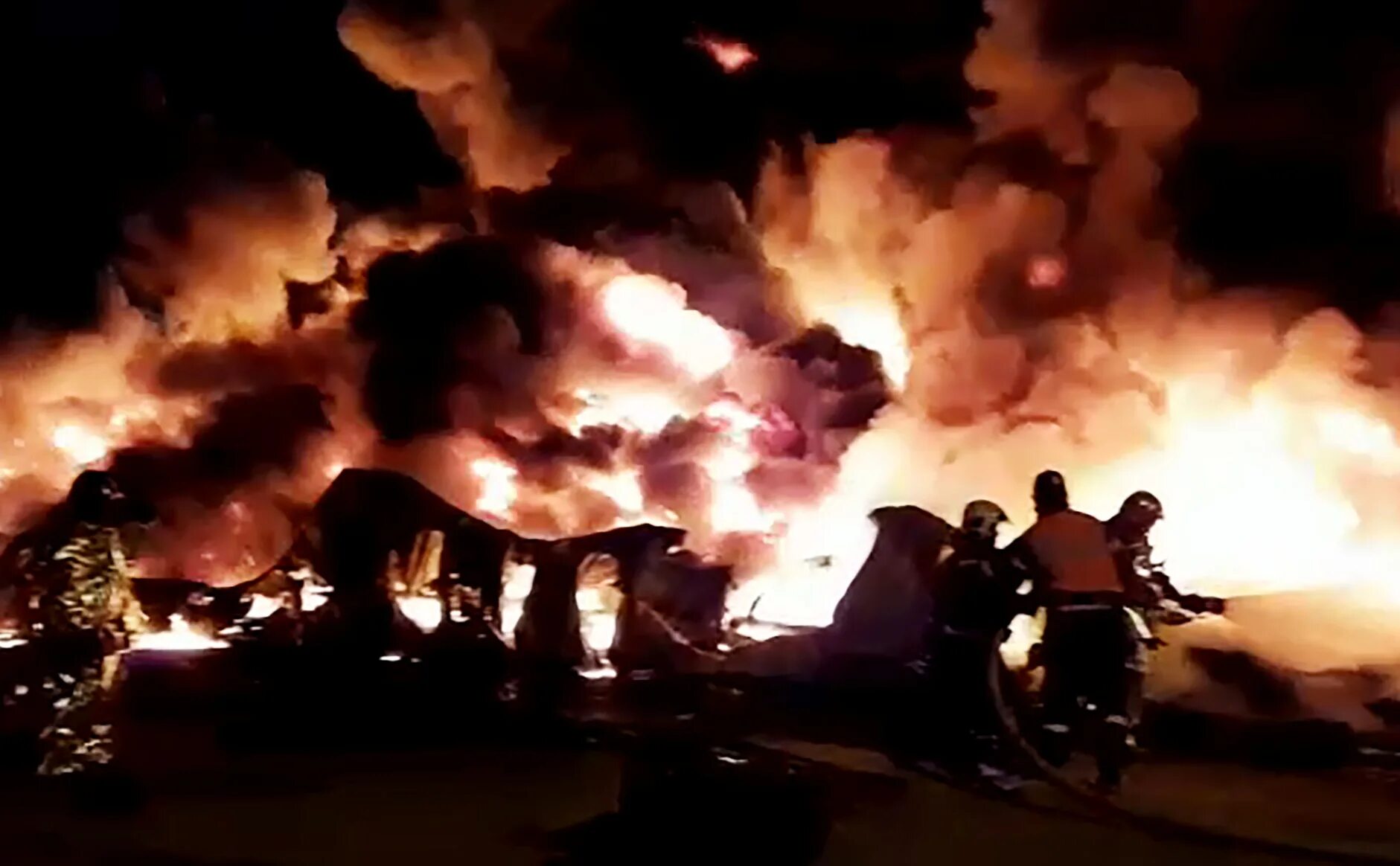 Пожар в раменском сегодня. Уставшие пожарные после пожара. Пожар в раменском сегодня. Пожар в раменском игумново. Пожар в раменском районе вчера.